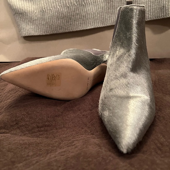 New Manolo Blahnik Dildi bootie silver pony hair- never worn. Reduced price! - Picture 4 of 7